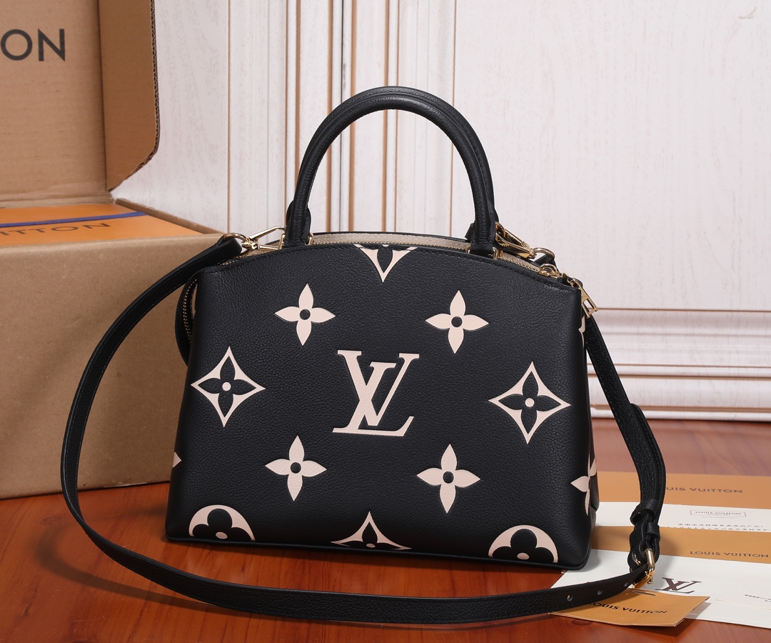 00Louis Vuitton LV Grand Palais tote bag black